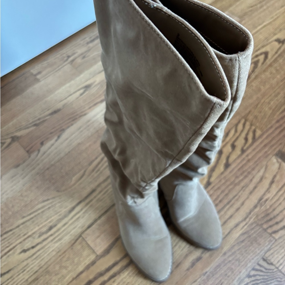 Women's Tan Suede Knee-High Boots size 9